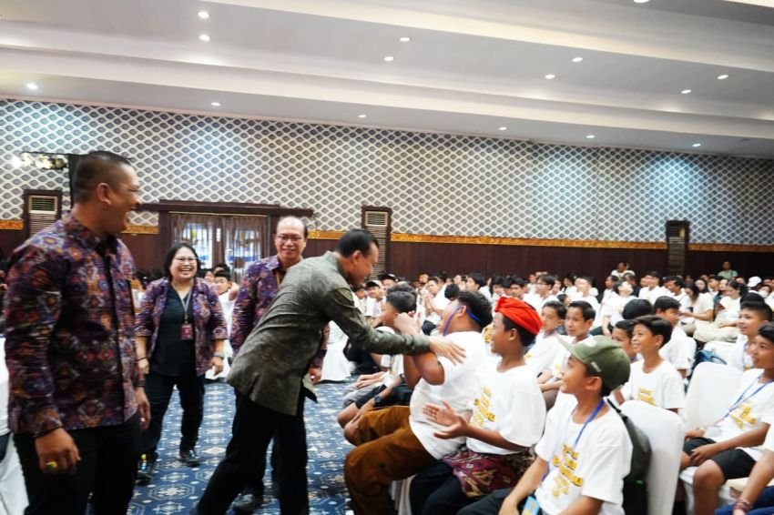 Festival Bahasa Ibu di Bali, Sekda Dewa Made Indra Ingatkan Anak Muda: “Bangga Gunakan Bahasa Daerah!”