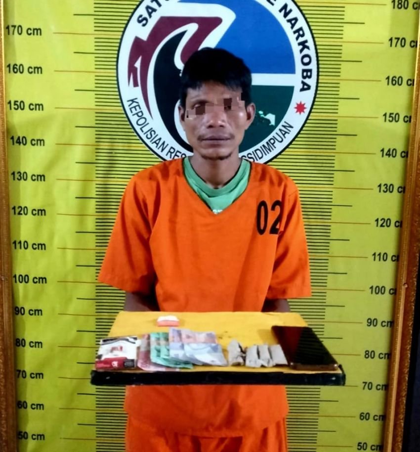 Tim Satres Narkoba Ungkap Kurir Ganja, Petugas Amankan Barang Bukti 11 Gram