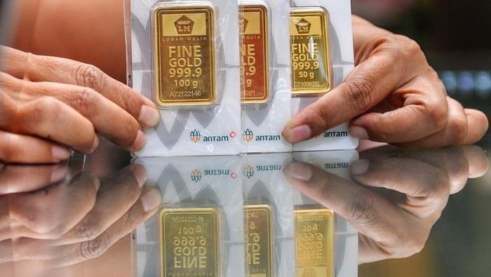 Harga Emas Antam Hari Ini Pecah Rekor, 1 Gram Nyaris Sentuh Rp 2,4 Juta!