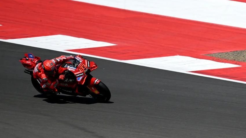 Update Terbaru: Marc Marquez Alami Patah Tulang Selangka Kanan Usai Kecelakaan di GP Indonesia