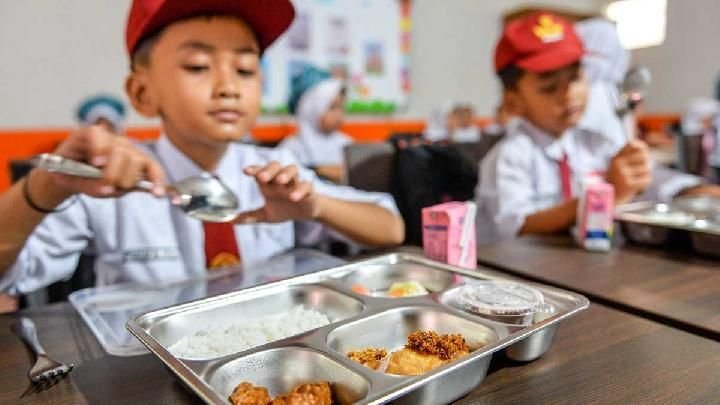 Luhut: Program MBG Harus Jalan Minimal 10 Tahun