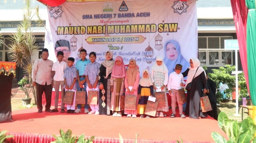 128 Anak Yatim Bahagia, SMAN 7 Banda Aceh Gelar Santunan dan Peringatan Maulid